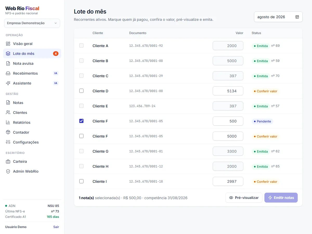 Tela do lote do mês: recorrentes com valor, status e botão de pré-visualizar